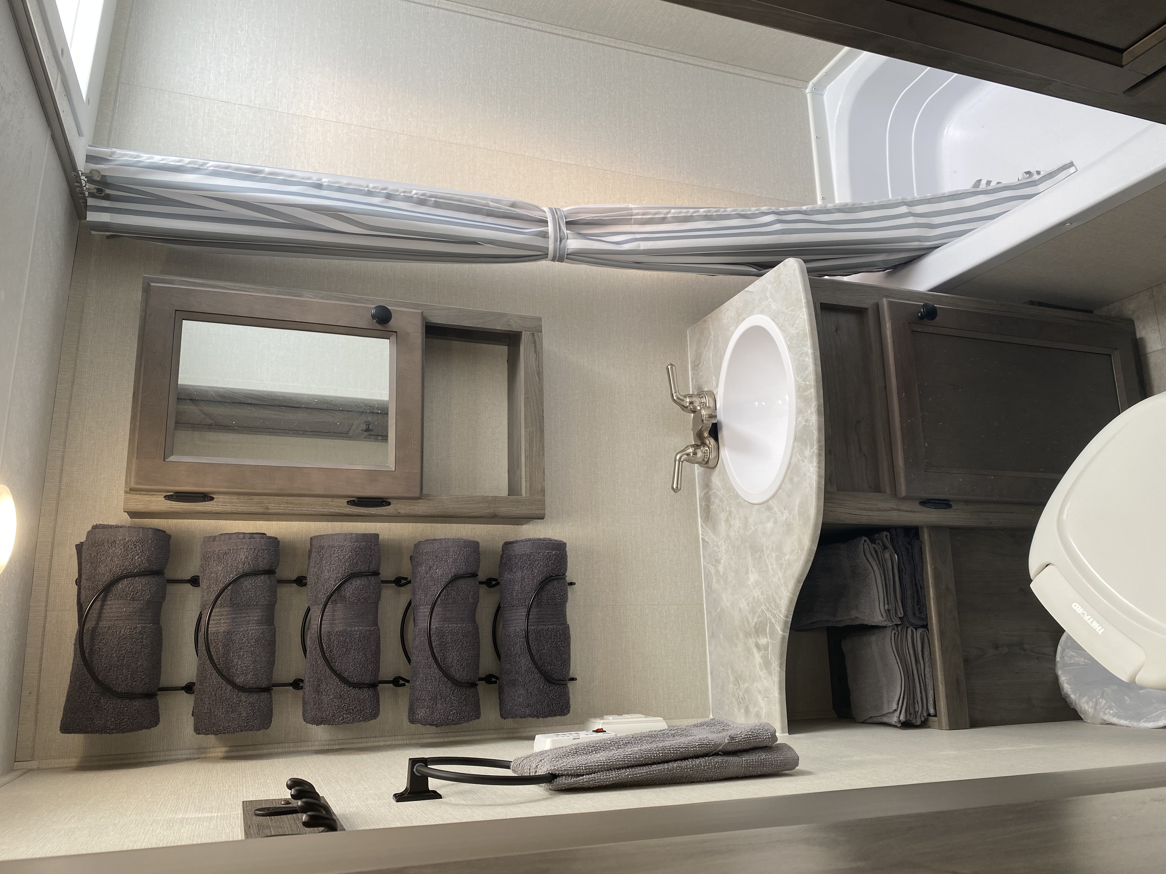 2021 Coachman Apex