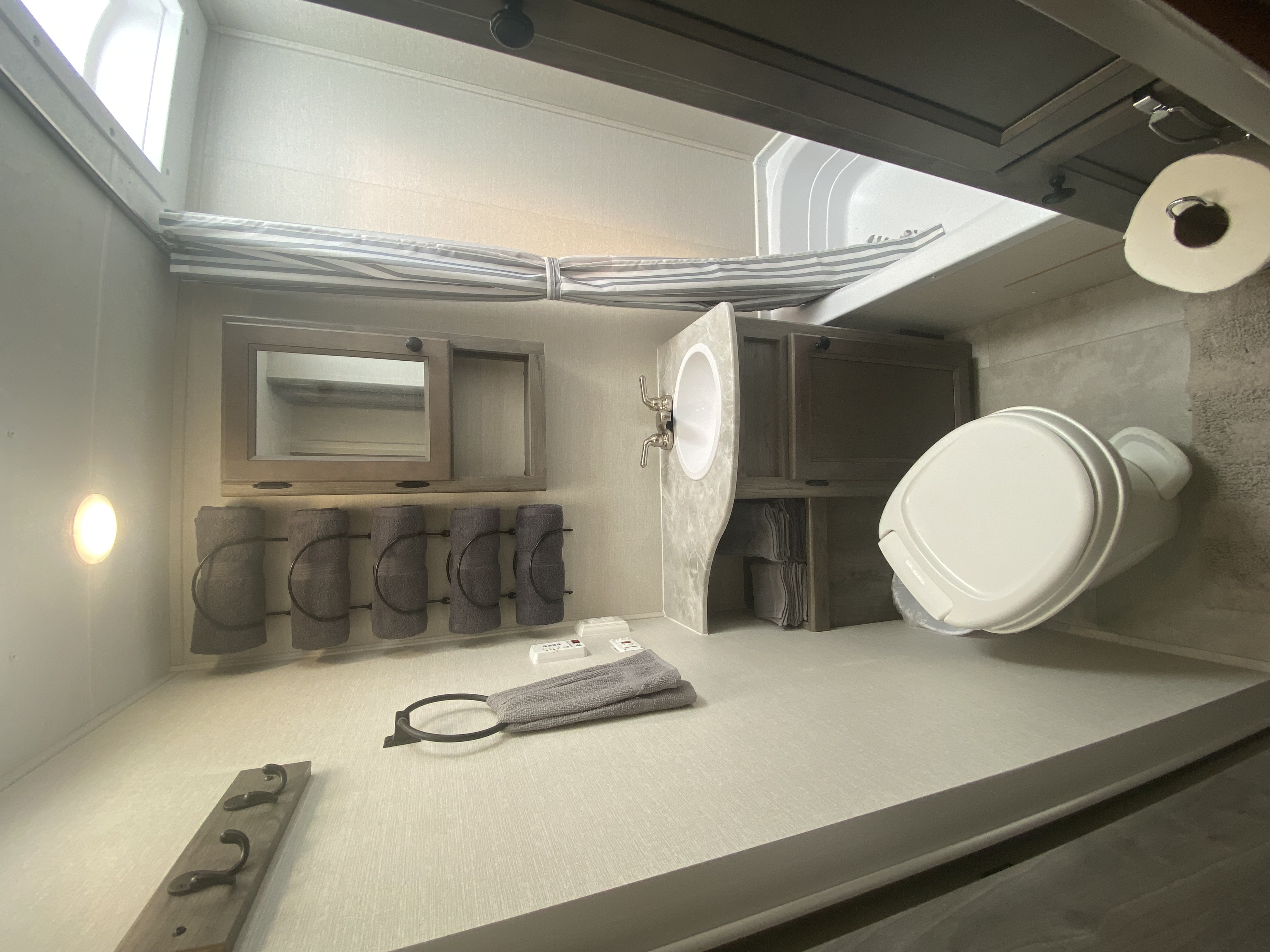 2021 Coachman Apex
